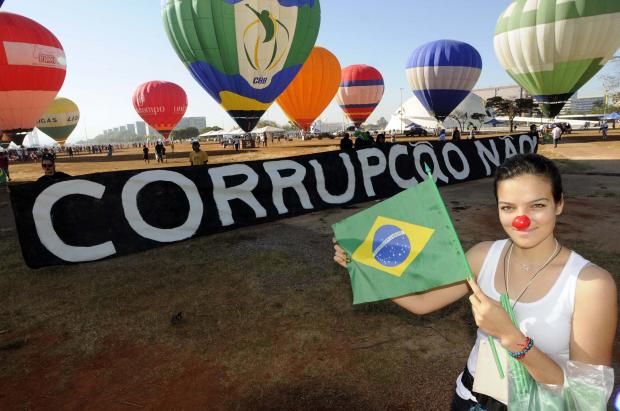 Marcha (espontânea e apolítica!) contra Corrupção na Esplanada dos Ministérios em Brasília. 7/9/11. Foto: Cadu Gomes // Fonte: @LidPSDBsenado